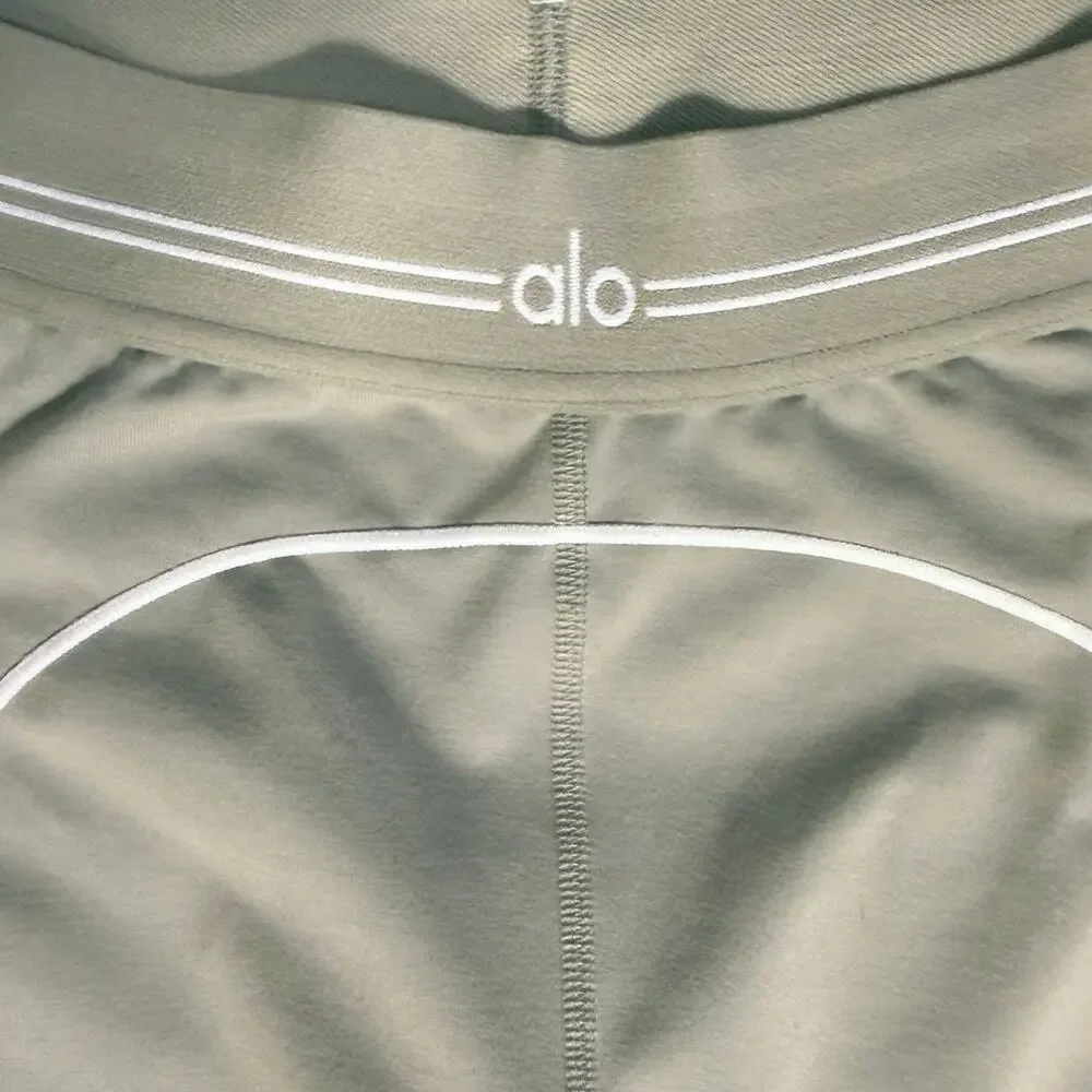 ALO Yoga Airbrush High-Waist Heart Throb Leggings Limestone Size XS Athleisure